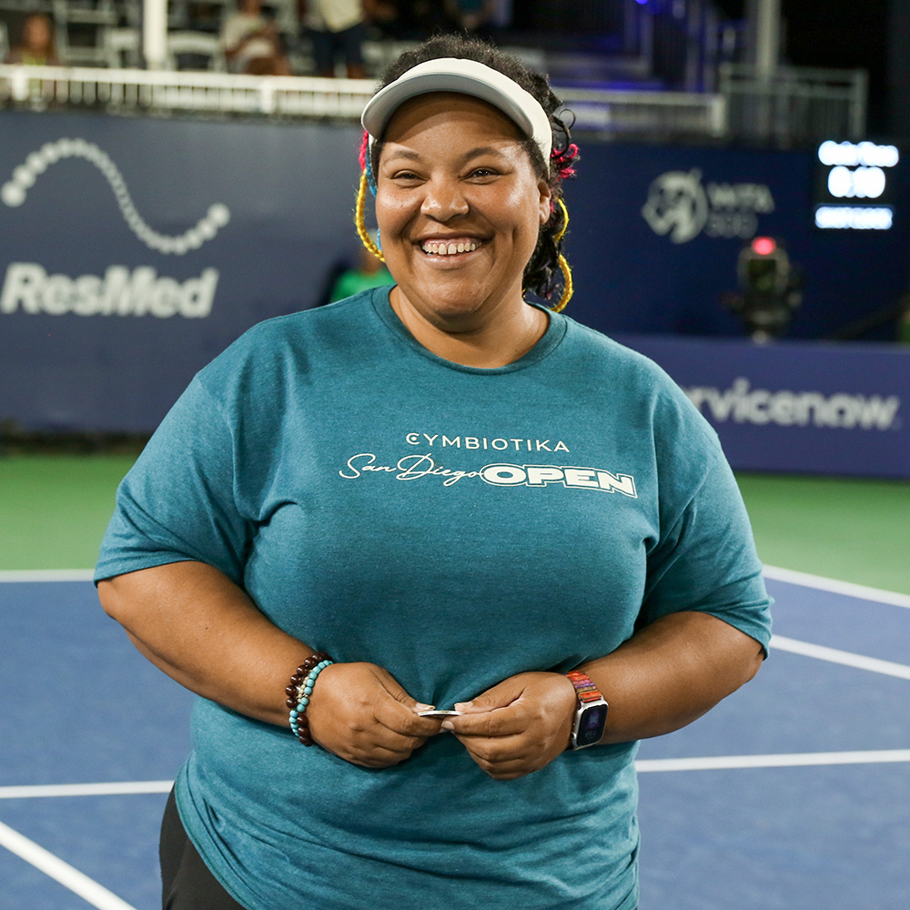 Rachel Bevis doing the coin toss at San Diego Open 2023